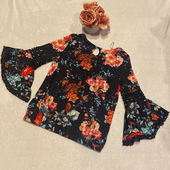 INSEPARABLE Floral Shirt Bell Sleeves Size M - Picture 9 of 12